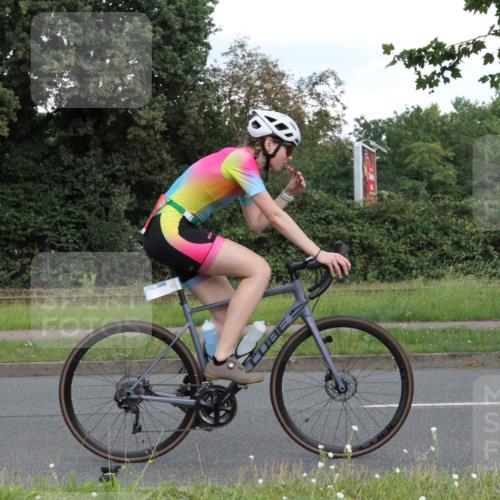 10.08.2025 - GEWOBA Citytriathlon Bremen Yannick Fuchs http://msf.ph/oto/8567829 10.08.2025 12:46:06 Radfahren 674, 685, 697, 929, 948, 1011 meine-sportfotos.de