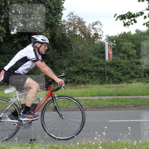 10.08.2025 - GEWOBA Citytriathlon Bremen Yannick Fuchs http://msf.ph/oto/8567854 10.08.2025 12:46:41 Radfahren 576, 605, 799, 823, 903, 918, 962, 1007, 1020 meine-sportfotos.de