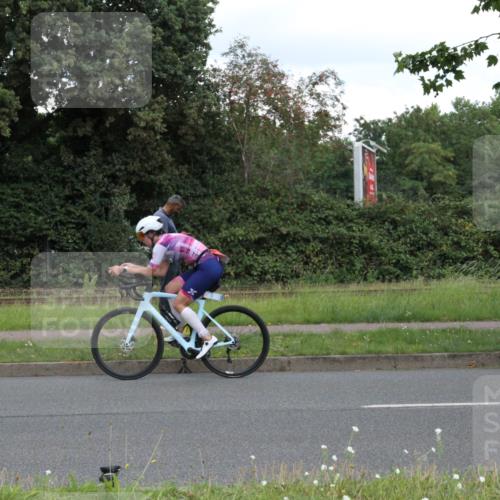 10.08.2025 - GEWOBA Citytriathlon Bremen Yannick Fuchs http://msf.ph/oto/8567865 10.08.2025 12:46:55 Radfahren 583, 760, 799, 823, 968, 1007, 1020 meine-sportfotos.de