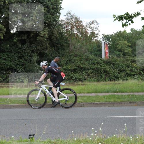 10.08.2025 - GEWOBA Citytriathlon Bremen Yannick Fuchs http://msf.ph/oto/8567866 10.08.2025 12:46:56 Radfahren 583, 622, 760, 799, 823, 968, 1007, 1020 meine-sportfotos.de