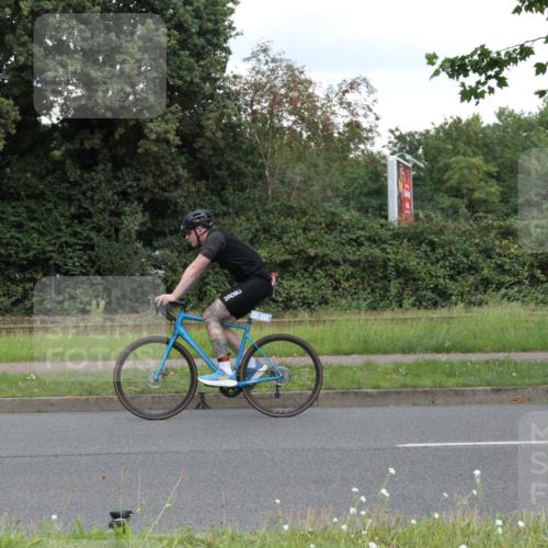 10.08.2025 - GEWOBA Citytriathlon Bremen Yannick Fuchs http://msf.ph/oto/8567882 10.08.2025 12:47:12 Radfahren 573, 583, 622, 640, 645, 659, 675, 733, 751, 760, 769, 792, 875, 960, 981, 1013 meine-sportfotos.de
