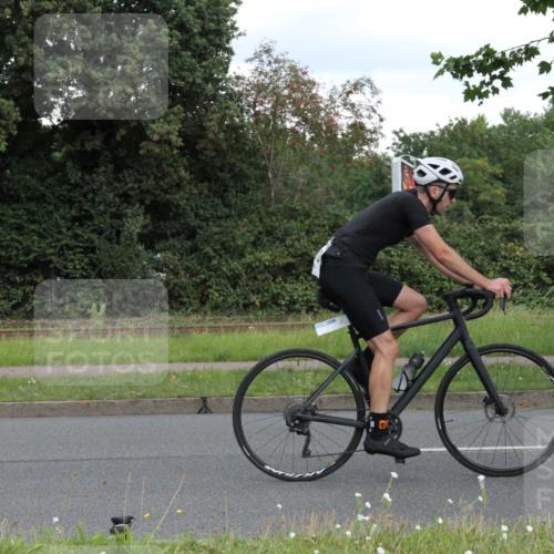 10.08.2025 - GEWOBA Citytriathlon Bremen Yannick Fuchs http://msf.ph/oto/8567884 10.08.2025 12:47:12 Radfahren 573, 583, 622, 640, 645, 659, 675, 733, 751, 760, 769, 792, 875, 960, 981, 1013 meine-sportfotos.de