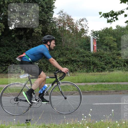 10.08.2025 - GEWOBA Citytriathlon Bremen Yannick Fuchs http://msf.ph/oto/8567886 10.08.2025 12:47:13 Radfahren 573, 583, 622, 640, 645, 659, 675, 733, 751, 760, 769, 792, 875, 960, 981, 1013 meine-sportfotos.de