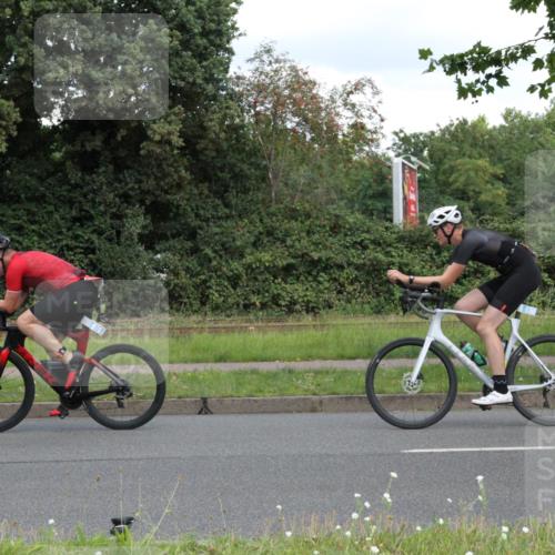 10.08.2025 - GEWOBA Citytriathlon Bremen Yannick Fuchs http://msf.ph/oto/8567906 10.08.2025 12:47:48 Radfahren 566, 587, 590, 679, 745, 801, 884, 916, 941, 943, 951 meine-sportfotos.de