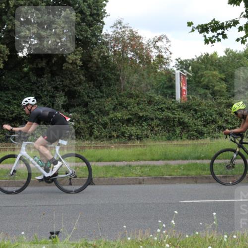10.08.2025 - GEWOBA Citytriathlon Bremen Yannick Fuchs http://msf.ph/oto/8567907 10.08.2025 12:47:49 Radfahren 566, 587, 590, 679, 745, 767, 801, 884, 916, 941, 943, 951 meine-sportfotos.de