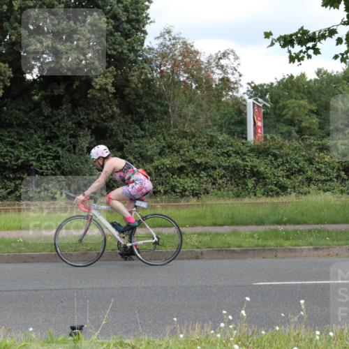 10.08.2025 - GEWOBA Citytriathlon Bremen Yannick Fuchs http://msf.ph/oto/8567935 10.08.2025 12:48:25 Radfahren 699, 839, 1026 meine-sportfotos.de