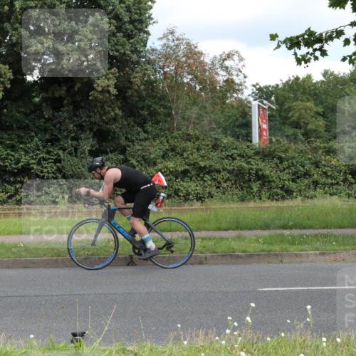10.08.2025 - GEWOBA Citytriathlon Bremen Yannick Fuchs http://msf.ph/oto/8567937 10.08.2025 12:48:28 Radfahren 630, 839, 876, 1026 meine-sportfotos.de