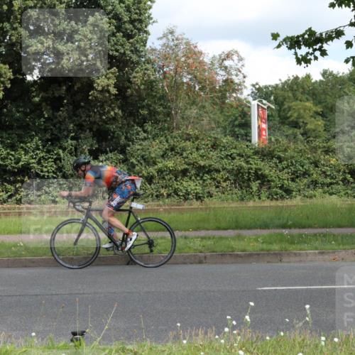 10.08.2025 - GEWOBA Citytriathlon Bremen Yannick Fuchs http://msf.ph/oto/8567941 10.08.2025 12:48:36 Radfahren 564, 616, 627, 630, 657, 687, 717, 793, 839, 857, 876, 897, 932, 1026 meine-sportfotos.de