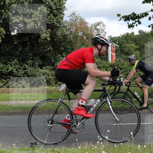 10.08.2025 - GEWOBA Citytriathlon Bremen Yannick Fuchs http://msf.ph/oto/8567942 10.08.2025 12:48:36 Radfahren 564, 616, 627, 630, 657, 687, 717, 793, 839, 857, 876, 897, 932, 1026 meine-sportfotos.de
