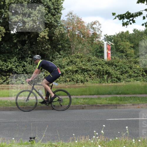 10.08.2025 - GEWOBA Citytriathlon Bremen Yannick Fuchs http://msf.ph/oto/8567943 10.08.2025 12:48:37 Radfahren 564, 616, 627, 630, 655, 657, 687, 717, 793, 839, 857, 876, 897, 932, 1026 meine-sportfotos.de