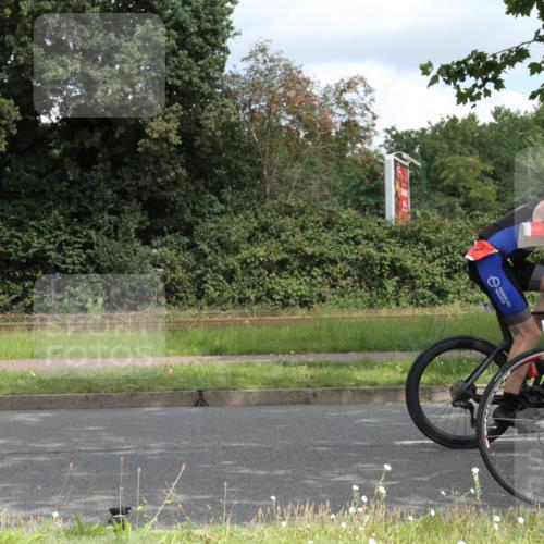10.08.2025 - GEWOBA Citytriathlon Bremen Yannick Fuchs http://msf.ph/oto/8567949 10.08.2025 12:48:43 Radfahren 564, 578, 616, 621, 627, 630, 655, 657, 687, 717, 788, 793, 857, 876, 897, 932, 1026 meine-sportfotos.de
