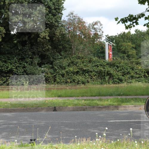 10.08.2025 - GEWOBA Citytriathlon Bremen Yannick Fuchs http://msf.ph/oto/8567953 10.08.2025 12:48:44 Radfahren 564, 578, 616, 621, 627, 630, 655, 657, 687, 717, 788, 793, 857, 876, 897, 932, 1026 meine-sportfotos.de