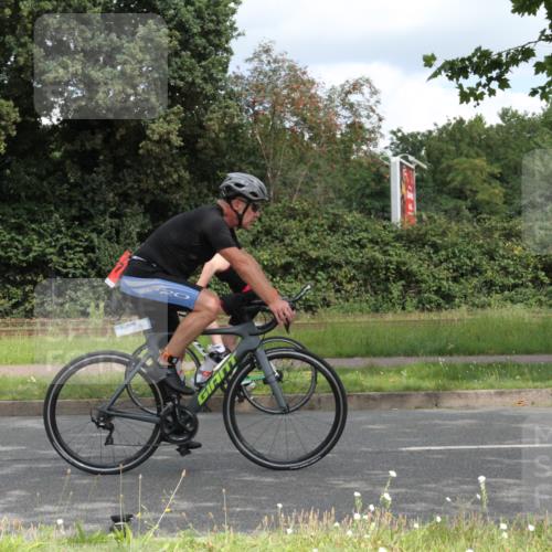 10.08.2025 - GEWOBA Citytriathlon Bremen Yannick Fuchs http://msf.ph/oto/8567954 10.08.2025 12:48:44 Radfahren 564, 578, 616, 621, 627, 630, 655, 657, 687, 717, 788, 793, 857, 876, 897, 932, 1026 meine-sportfotos.de
