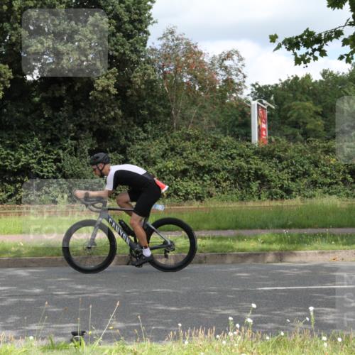10.08.2025 - GEWOBA Citytriathlon Bremen Yannick Fuchs http://msf.ph/oto/8567956 10.08.2025 12:48:46 Radfahren 564, 578, 616, 621, 627, 630, 655, 657, 687, 717, 788, 793, 857, 876, 897, 932, 1026 meine-sportfotos.de
