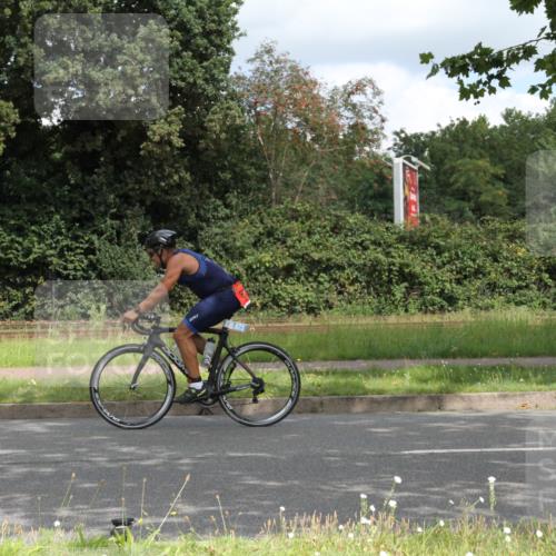 10.08.2025 - GEWOBA Citytriathlon Bremen Yannick Fuchs http://msf.ph/oto/8567957 10.08.2025 12:48:47 Radfahren 564, 578, 616, 621, 627, 630, 655, 657, 687, 717, 788, 793, 857, 876, 897, 932, 1026 meine-sportfotos.de