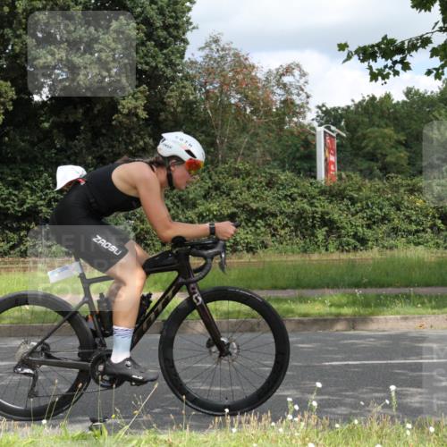 10.08.2025 - GEWOBA Citytriathlon Bremen Yannick Fuchs http://msf.ph/oto/8567958 10.08.2025 12:48:48 Radfahren 564, 578, 616, 621, 627, 630, 649, 655, 657, 687, 717, 788, 793, 857, 876, 897, 932, 1026 meine-sportfotos.de
