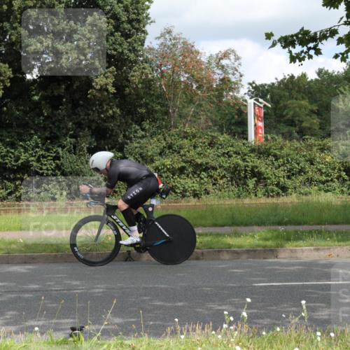 10.08.2025 - GEWOBA Citytriathlon Bremen Yannick Fuchs http://msf.ph/oto/8567960 10.08.2025 12:48:51 Radfahren 564, 578, 616, 621, 627, 630, 641, 649, 655, 657, 682, 687, 717, 788, 793, 857, 863, 876, 897, 932, 1010 meine-sportfotos.de