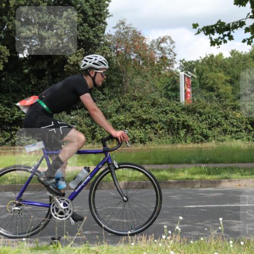 10.08.2025 - GEWOBA Citytriathlon Bremen Yannick Fuchs http://msf.ph/oto/8567970 10.08.2025 12:49:01 Radfahren 578, 621, 641, 649, 655, 682, 788, 863, 932, 950, 1010, 1027 meine-sportfotos.de