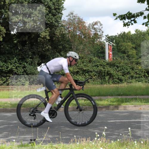 10.08.2025 - GEWOBA Citytriathlon Bremen Yannick Fuchs http://msf.ph/oto/8567975 10.08.2025 12:49:03 Radfahren 578, 621, 641, 649, 682, 788, 863, 950, 1010, 1027 meine-sportfotos.de