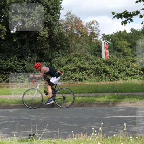 10.08.2025 - GEWOBA Citytriathlon Bremen Yannick Fuchs http://msf.ph/oto/8567978 10.08.2025 12:49:07 Radfahren 578, 641, 649, 682, 788, 840, 863, 950, 1010, 1027 meine-sportfotos.de