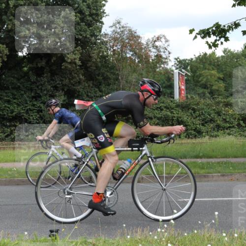 10.08.2025 - GEWOBA Citytriathlon Bremen Yannick Fuchs http://msf.ph/oto/8567982 10.08.2025 12:49:18 Radfahren 593, 774, 806, 840, 888, 942, 950, 1027 meine-sportfotos.de