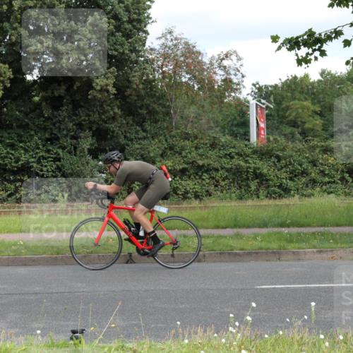 10.08.2025 - GEWOBA Citytriathlon Bremen Yannick Fuchs http://msf.ph/oto/8567987 10.08.2025 12:49:26 Radfahren 560, 593, 702, 715, 774, 806, 840, 841, 888, 942 meine-sportfotos.de