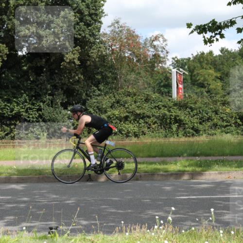 10.08.2025 - GEWOBA Citytriathlon Bremen Yannick Fuchs http://msf.ph/oto/8567994 10.08.2025 12:49:37 Radfahren 560, 637, 648, 666, 689, 702, 715, 774, 841, 856, 873, 888, 922 meine-sportfotos.de