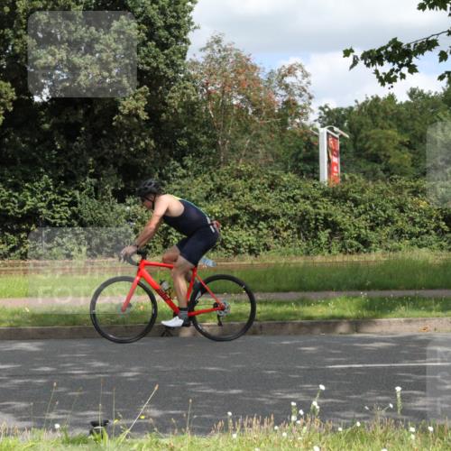 10.08.2025 - GEWOBA Citytriathlon Bremen Yannick Fuchs http://msf.ph/oto/8567999 10.08.2025 12:49:40 Radfahren 560, 637, 648, 666, 688, 689, 692, 702, 715, 774, 841, 856, 873, 888, 922 meine-sportfotos.de