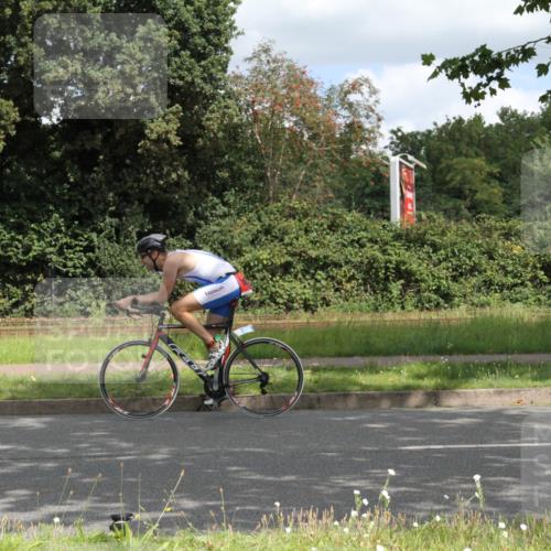 10.08.2025 - GEWOBA Citytriathlon Bremen Yannick Fuchs http://msf.ph/oto/8568002 10.08.2025 12:49:44 Radfahren 552, 560, 637, 648, 666, 688, 689, 692, 702, 715, 741, 841, 856, 873, 922 meine-sportfotos.de