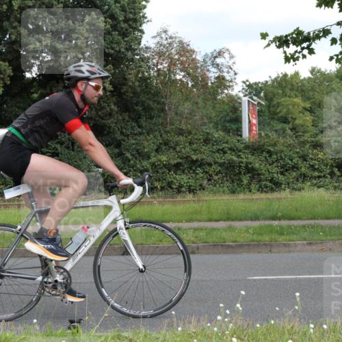 10.08.2025 - GEWOBA Citytriathlon Bremen Yannick Fuchs http://msf.ph/oto/8568016 10.08.2025 12:49:57 Radfahren 552, 648, 666, 688, 689, 692, 722, 741, 838, 856, 935, 959 meine-sportfotos.de