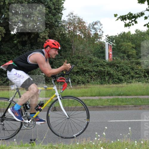 10.08.2025 - GEWOBA Citytriathlon Bremen Yannick Fuchs http://msf.ph/oto/8568022 10.08.2025 12:50:07 Radfahren 643, 722, 741, 752, 838, 852, 935, 959 meine-sportfotos.de