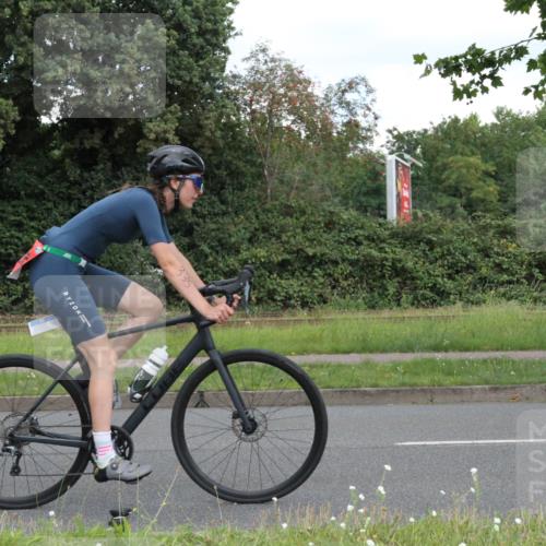 10.08.2025 - GEWOBA Citytriathlon Bremen Yannick Fuchs http://msf.ph/oto/8568023 10.08.2025 12:50:09 Radfahren 643, 722, 752, 820, 838, 852, 935, 959 meine-sportfotos.de