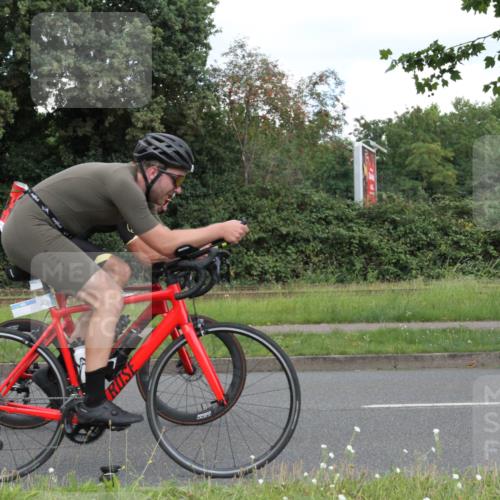10.08.2025 - GEWOBA Citytriathlon Bremen Yannick Fuchs http://msf.ph/oto/8568029 10.08.2025 12:50:21 Radfahren 626, 643, 735, 752, 820, 824, 852, 867 meine-sportfotos.de