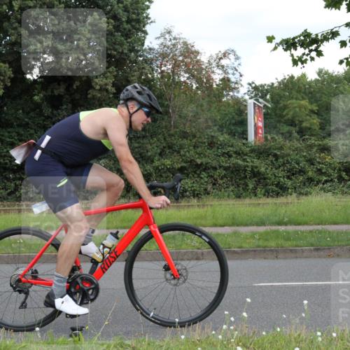 10.08.2025 - GEWOBA Citytriathlon Bremen Yannick Fuchs http://msf.ph/oto/8568041 10.08.2025 12:50:37 Radfahren 553, 584, 626, 735, 770, 824, 836, 859, 867, 914, 1016 meine-sportfotos.de