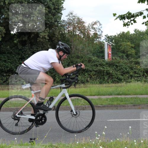10.08.2025 - GEWOBA Citytriathlon Bremen Yannick Fuchs http://msf.ph/oto/8568046 10.08.2025 12:50:41 Radfahren 553, 584, 626, 735, 770, 824, 836, 859, 914, 937, 1016 meine-sportfotos.de