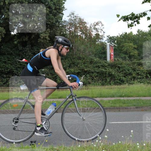 10.08.2025 - GEWOBA Citytriathlon Bremen Yannick Fuchs http://msf.ph/oto/8568050 10.08.2025 12:50:55 Radfahren 681, 776, 894, 937, 1016 meine-sportfotos.de