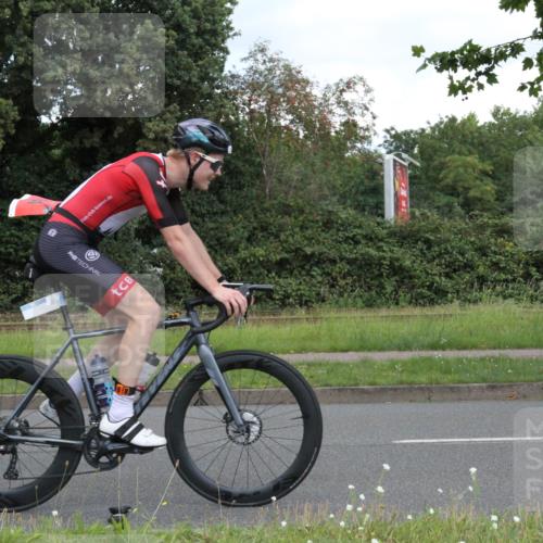 10.08.2025 - GEWOBA Citytriathlon Bremen Yannick Fuchs http://msf.ph/oto/8568057 10.08.2025 12:51:08 Radfahren 551, 681, 719, 768, 776, 894, 924 meine-sportfotos.de