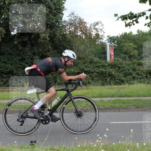 10.08.2025 - GEWOBA Citytriathlon Bremen Yannick Fuchs http://msf.ph/oto/8568059 10.08.2025 12:51:11 Radfahren 551, 681, 719, 768, 776, 894, 924 meine-sportfotos.de