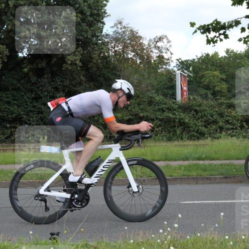 10.08.2025 - GEWOBA Citytriathlon Bremen Yannick Fuchs http://msf.ph/oto/8568062 10.08.2025 12:51:14 Radfahren 551, 667, 681, 719, 768, 912, 924 meine-sportfotos.de