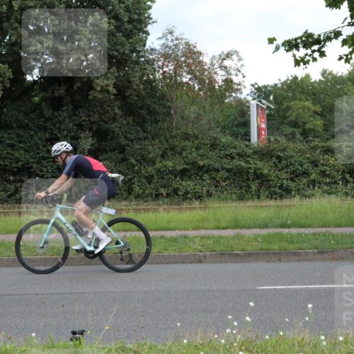10.08.2025 - GEWOBA Citytriathlon Bremen Yannick Fuchs http://msf.ph/oto/8568067 10.08.2025 12:51:22 Radfahren 556, 667, 719, 768, 822, 912, 924 meine-sportfotos.de