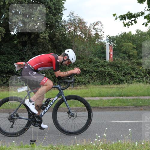 10.08.2025 - GEWOBA Citytriathlon Bremen Yannick Fuchs http://msf.ph/oto/8568070 10.08.2025 12:51:27 Radfahren 556, 667, 719, 822, 912 meine-sportfotos.de