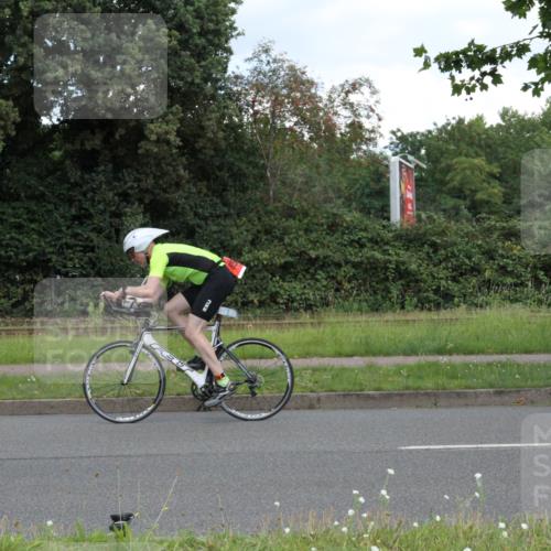 10.08.2025 - GEWOBA Citytriathlon Bremen Yannick Fuchs http://msf.ph/oto/8568072 10.08.2025 12:51:30 Radfahren 556, 575, 667, 822, 855, 912 meine-sportfotos.de