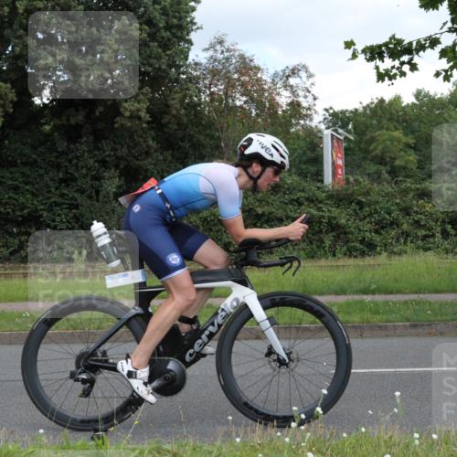 10.08.2025 - GEWOBA Citytriathlon Bremen Yannick Fuchs http://msf.ph/oto/8568092 10.08.2025 12:52:07 Radfahren 604, 664, 708, 738, 891, 905, 973, 977, 1017, 1037 meine-sportfotos.de