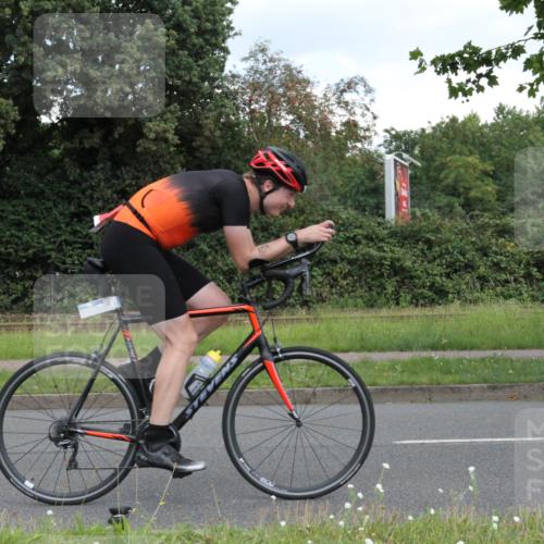 10.08.2025 - GEWOBA Citytriathlon Bremen Yannick Fuchs http://msf.ph/oto/8568102 10.08.2025 12:52:22 Radfahren 599, 603, 639, 701, 708, 738, 834, 858, 891, 905, 1037 meine-sportfotos.de