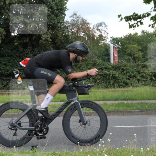 10.08.2025 - GEWOBA Citytriathlon Bremen Yannick Fuchs http://msf.ph/oto/8568103 10.08.2025 12:52:24 Radfahren 599, 603, 639, 701, 834, 858, 891, 905, 1037 meine-sportfotos.de