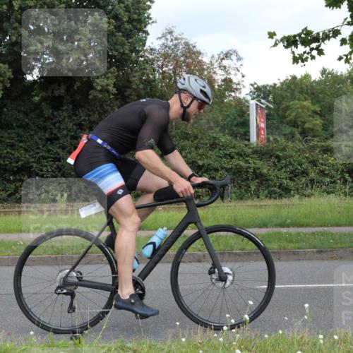 10.08.2025 - GEWOBA Citytriathlon Bremen Yannick Fuchs http://msf.ph/oto/8568108 10.08.2025 12:52:31 Radfahren 579, 599, 603, 639, 686, 701, 834, 858, 891 meine-sportfotos.de