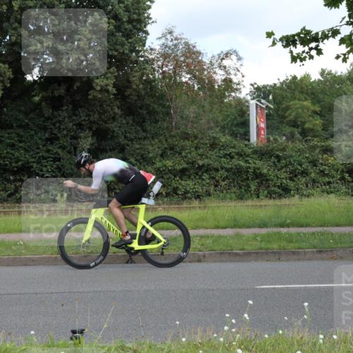 10.08.2025 - GEWOBA Citytriathlon Bremen Yannick Fuchs http://msf.ph/oto/8568116 10.08.2025 12:52:43 Radfahren 565, 579, 635, 639, 642, 686, 763, 915, 919, 956 meine-sportfotos.de