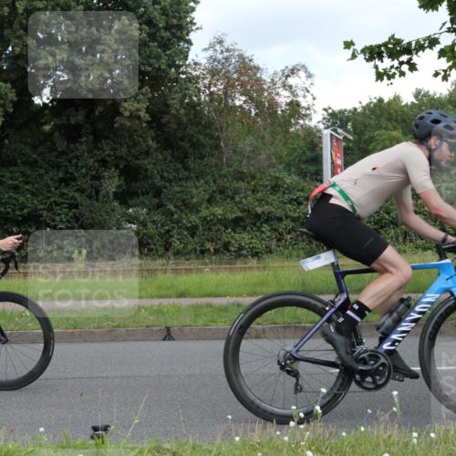 10.08.2025 - GEWOBA Citytriathlon Bremen Yannick Fuchs http://msf.ph/oto/8568118 10.08.2025 12:52:45 Radfahren 565, 579, 635, 642, 686, 763, 915, 919, 956 meine-sportfotos.de