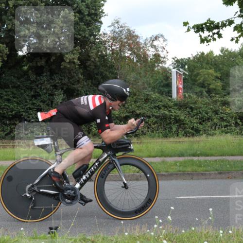 10.08.2025 - GEWOBA Citytriathlon Bremen Yannick Fuchs http://msf.ph/oto/8568122 10.08.2025 12:52:48 Radfahren 565, 579, 635, 642, 686, 763, 915, 919, 956 meine-sportfotos.de