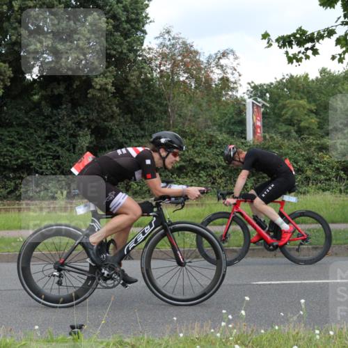 10.08.2025 - GEWOBA Citytriathlon Bremen Yannick Fuchs http://msf.ph/oto/8568124 10.08.2025 12:52:55 Radfahren 565, 635, 642, 686, 763, 833, 895, 915, 919, 956 meine-sportfotos.de